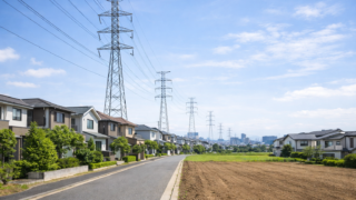 送電線の下にある不動産は売れる？架線による線下補償の考え方と売却のポイント 